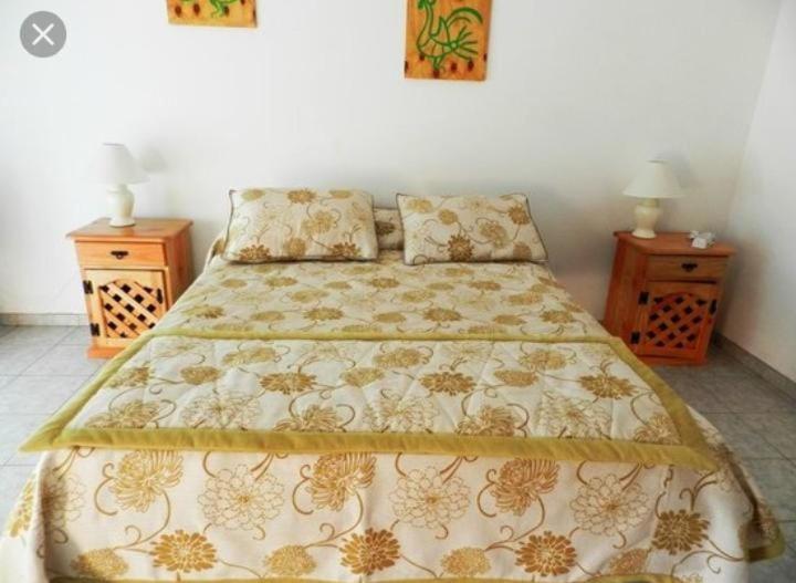 Hostal Tu'U Koihu Hanga Roa Buitenkant foto